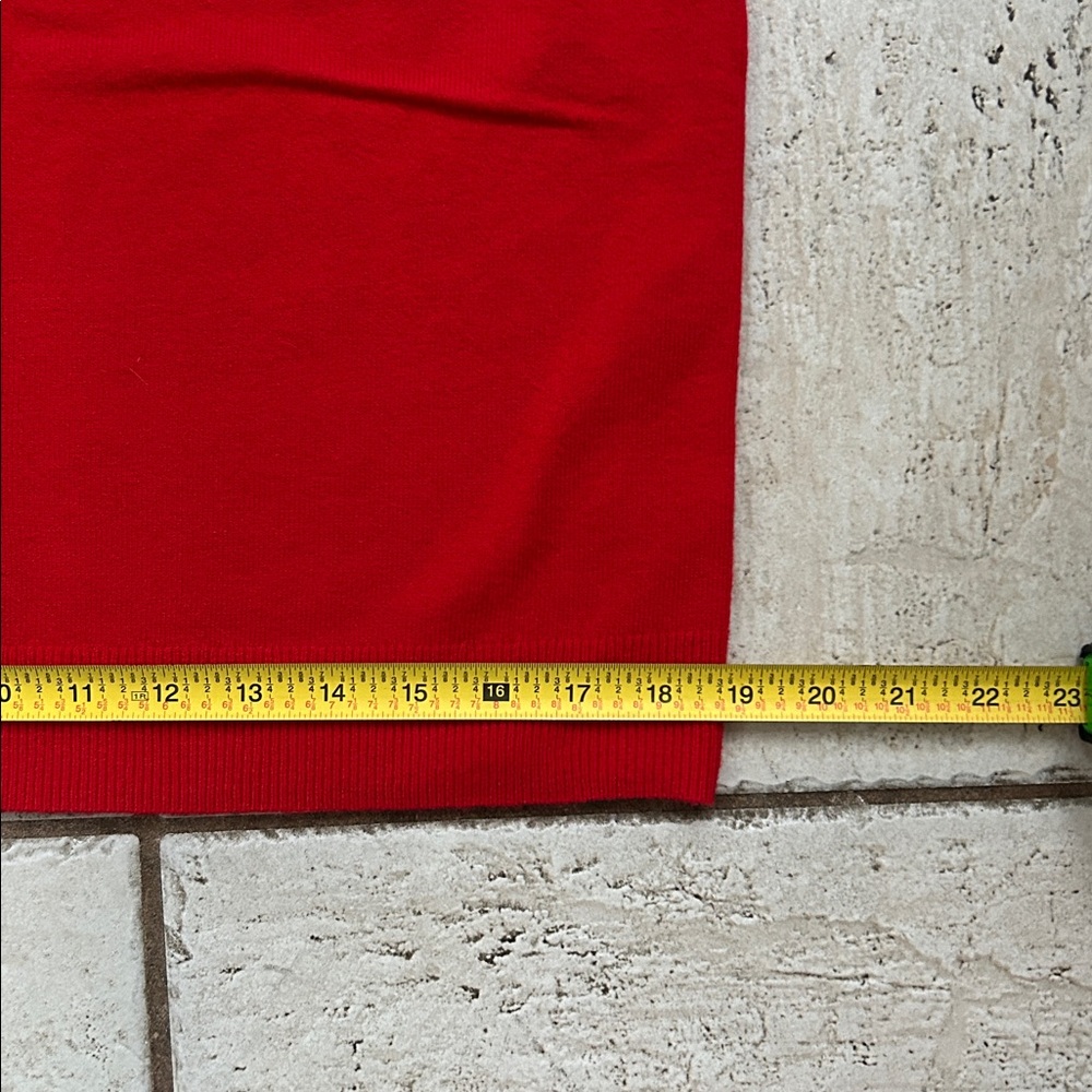 Red soft knitted sleeveless sweater top size Large - Picture 6 of 7